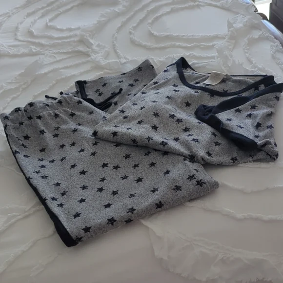 Lucky Brand Gray and Navy Blue Pajama Set Soft Knit Style - Picture 7 of 8